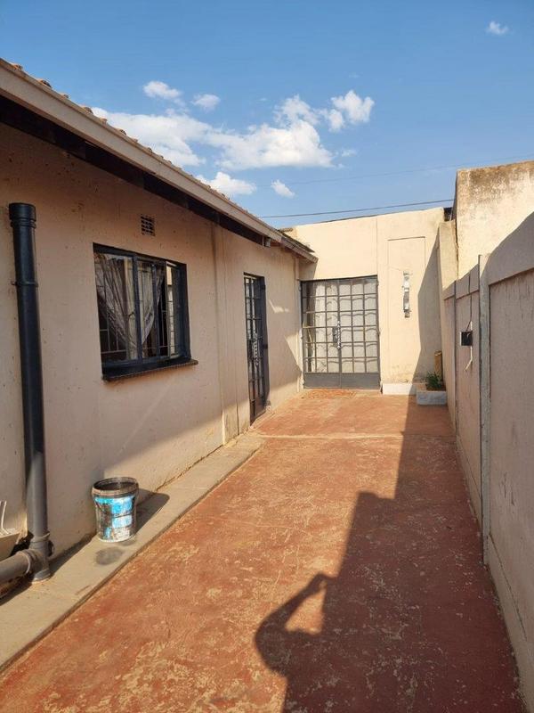 3 Bedroom Property for Sale in Vosloorus Gauteng