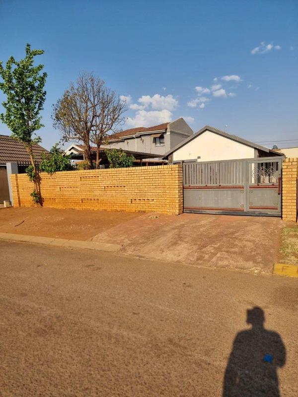 3 Bedroom Property for Sale in Vosloorus Gauteng