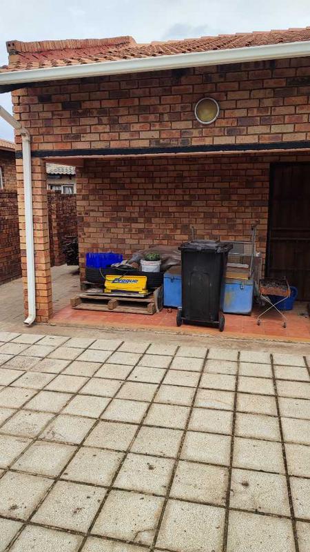 4 Bedroom Property for Sale in Vosloorus Gauteng