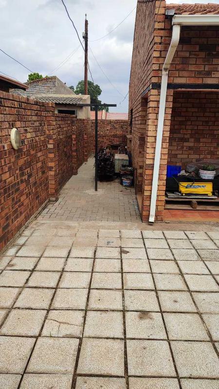 4 Bedroom Property for Sale in Vosloorus Gauteng