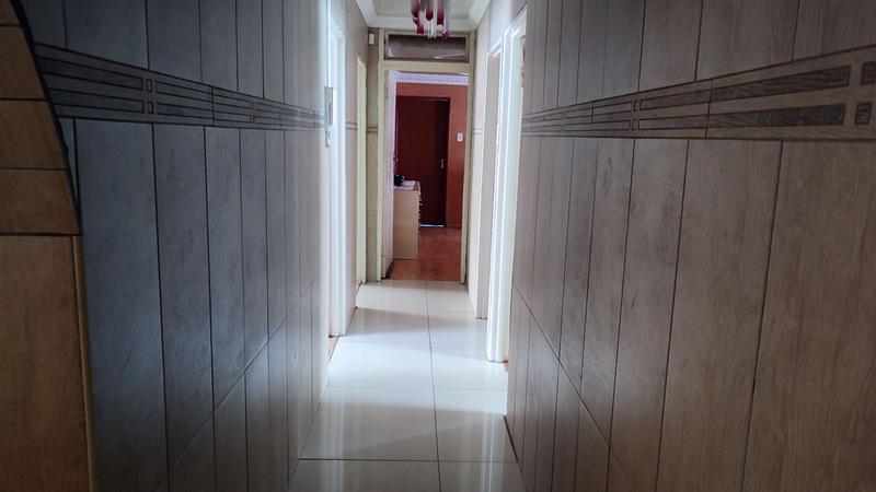 4 Bedroom Property for Sale in Vosloorus Gauteng