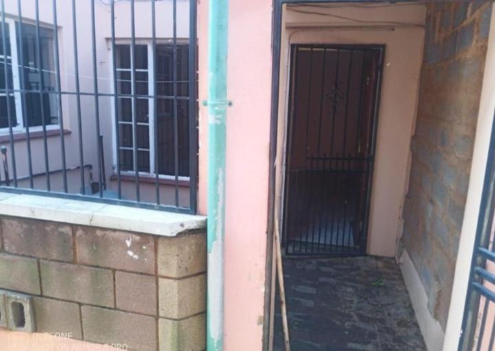 2 Bedroom Property for Sale in Jeppestown Gauteng