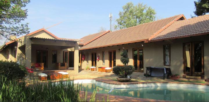 4 Bedroom Property for Sale in Rosebank Gauteng