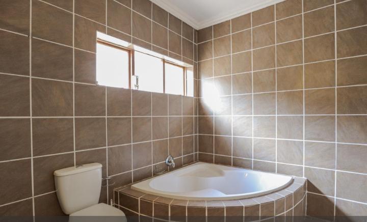 4 Bedroom Property for Sale in Rosebank Gauteng