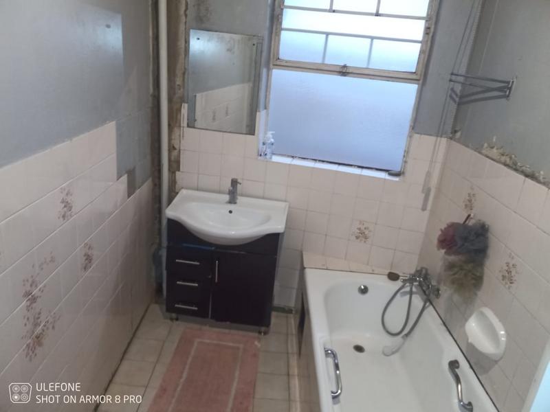 2 Bedroom Property for Sale in Rosebank Gauteng