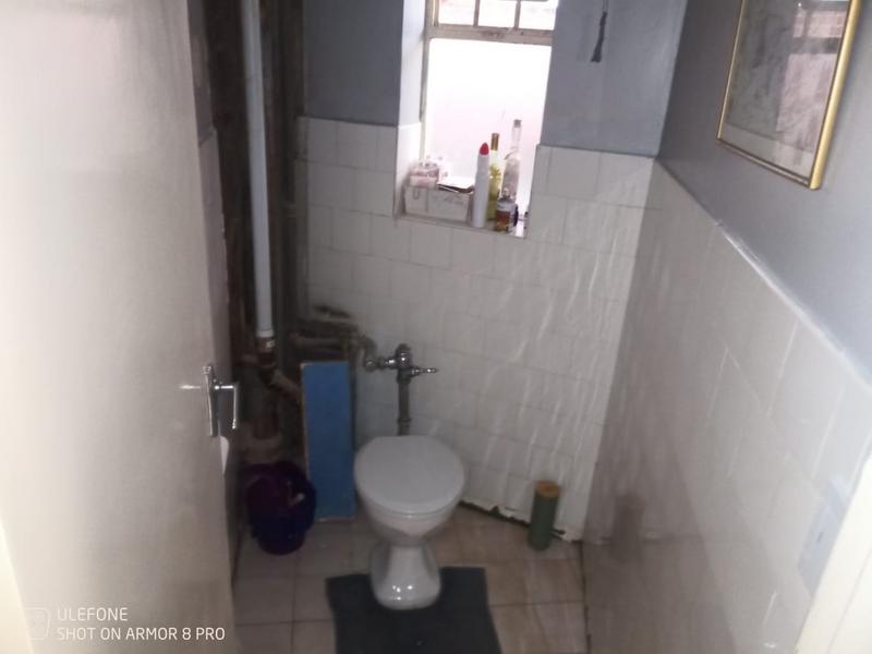 2 Bedroom Property for Sale in Rosebank Gauteng