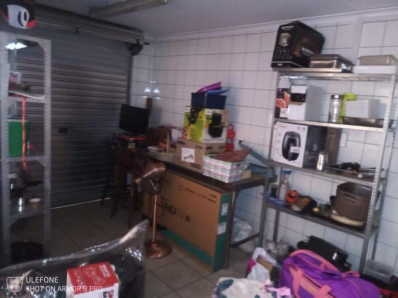 6 Bedroom Property for Sale in Lorentzville Gauteng