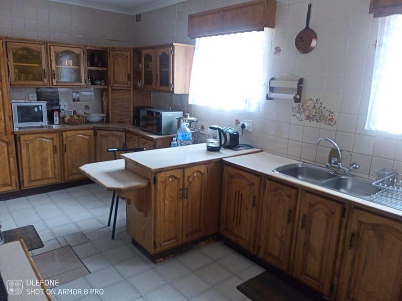 6 Bedroom Property for Sale in Lorentzville Gauteng