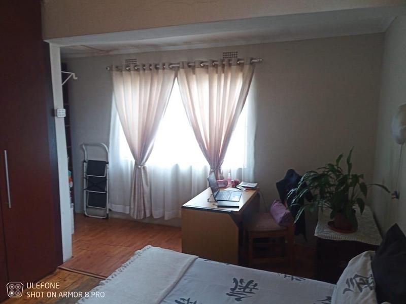 6 Bedroom Property for Sale in Lorentzville Gauteng