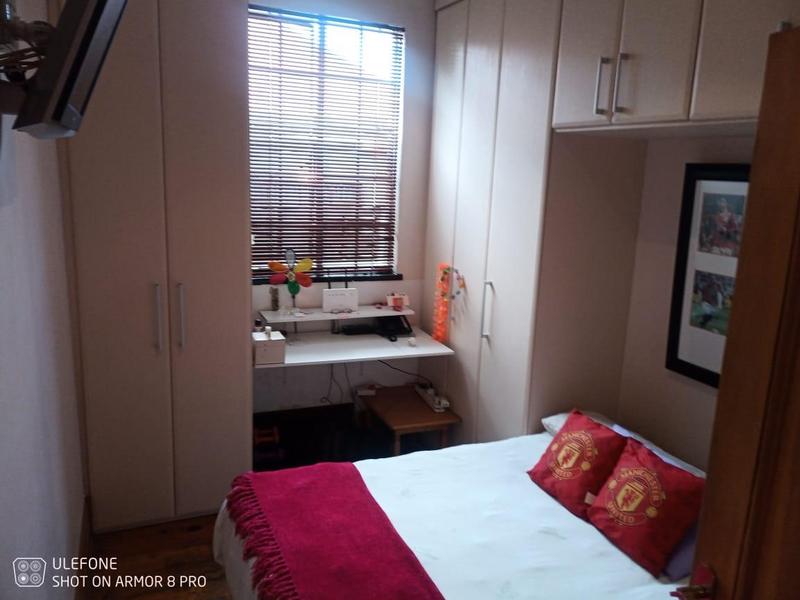 6 Bedroom Property for Sale in Lorentzville Gauteng