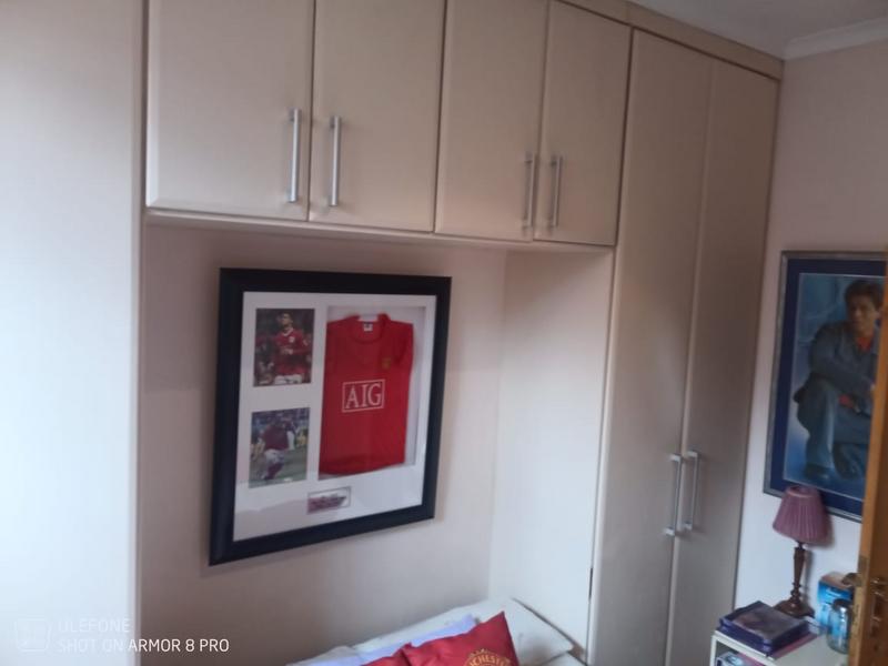 6 Bedroom Property for Sale in Lorentzville Gauteng