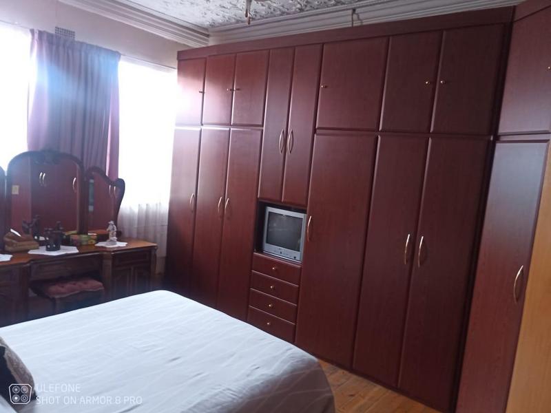 6 Bedroom Property for Sale in Lorentzville Gauteng