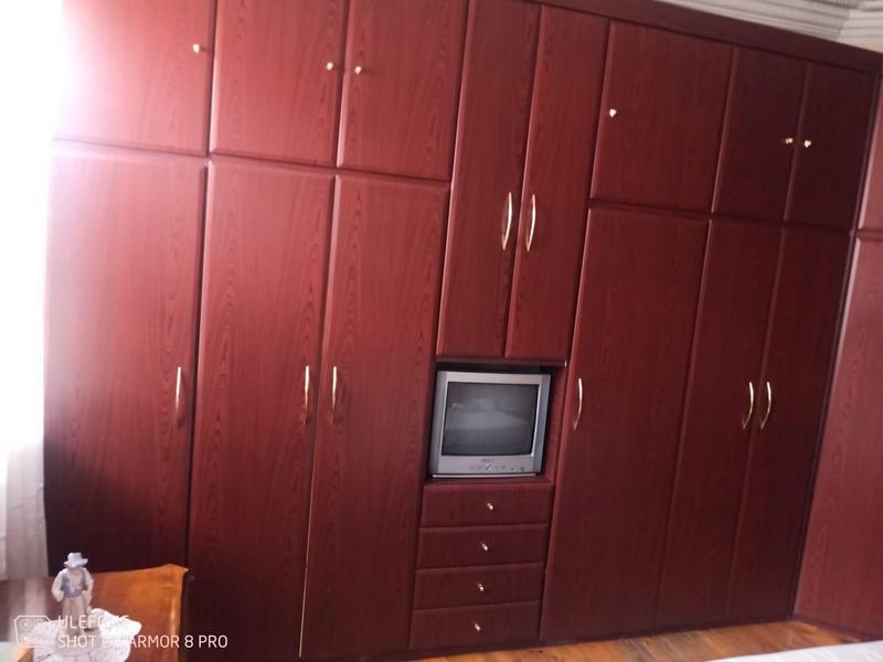 6 Bedroom Property for Sale in Lorentzville Gauteng