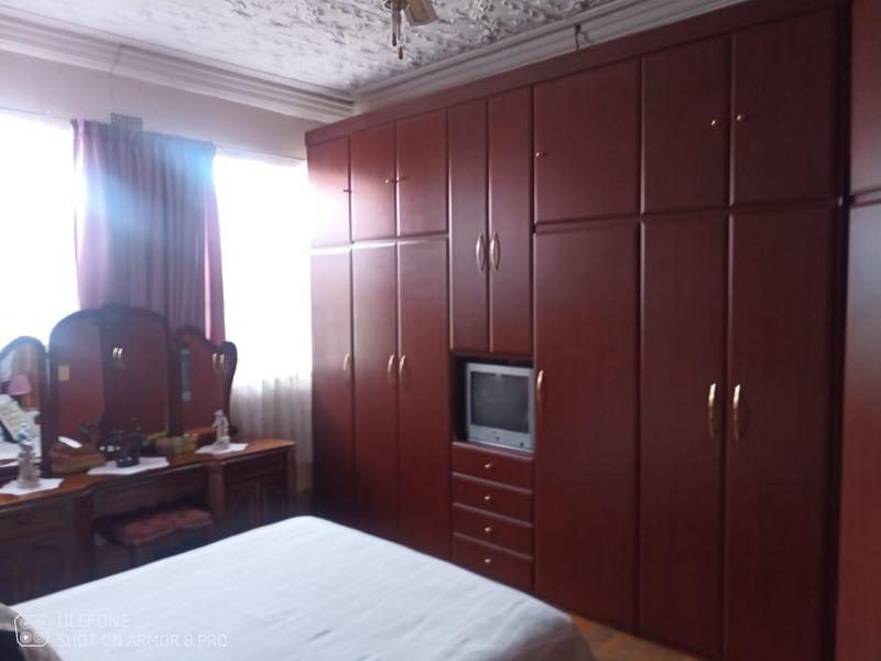 6 Bedroom Property for Sale in Lorentzville Gauteng