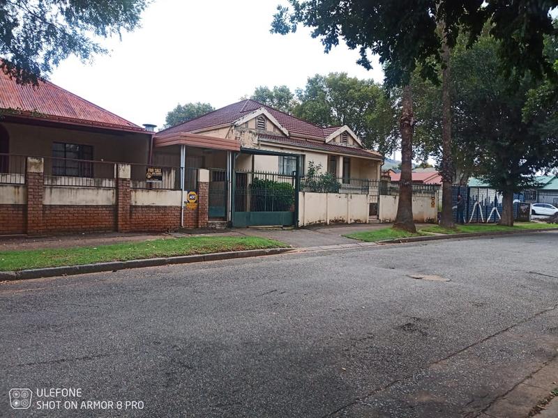 6 Bedroom Property for Sale in Lorentzville Gauteng