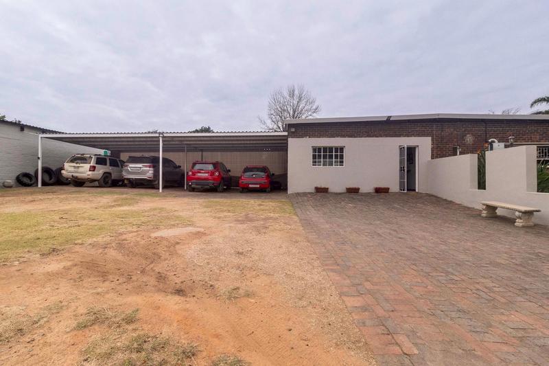 4 Bedroom Property for Sale in Ruimsig Gauteng