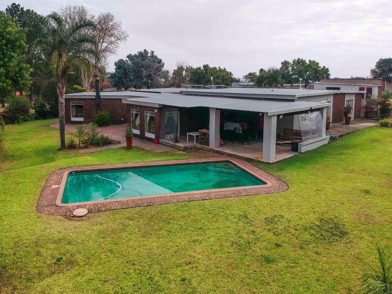 4 Bedroom Property for Sale in Zonnehoewe A H Gauteng
