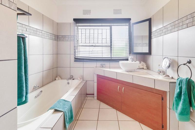 4 Bedroom Property for Sale in Zonnehoewe A H Gauteng