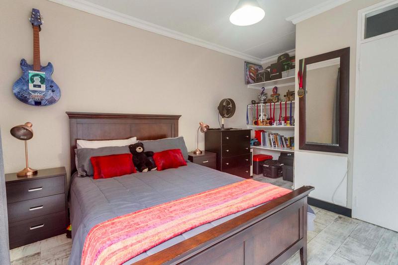 4 Bedroom Property for Sale in Zonnehoewe A H Gauteng