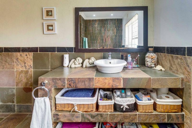 4 Bedroom Property for Sale in Zonnehoewe A H Gauteng