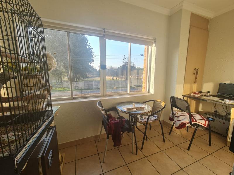 To Let 2 Bedroom Property for Rent in Norton Home Estate AH Gauteng