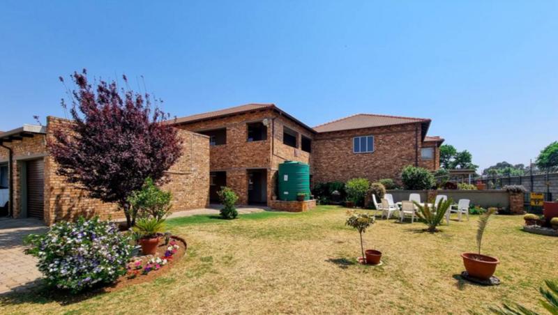 To Let 2 Bedroom Property for Rent in Norton Home Estate AH Gauteng