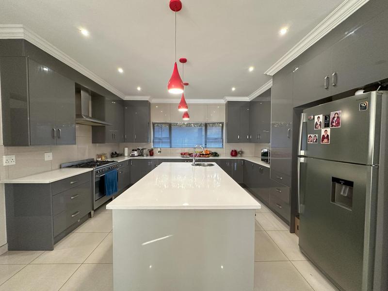 To Let 5 Bedroom Property for Rent in Midstream Ridge Gauteng