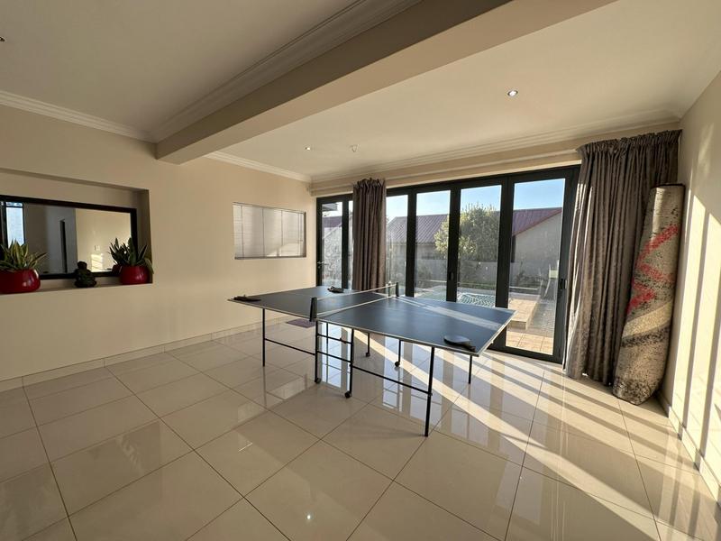 To Let 5 Bedroom Property for Rent in Midstream Ridge Gauteng