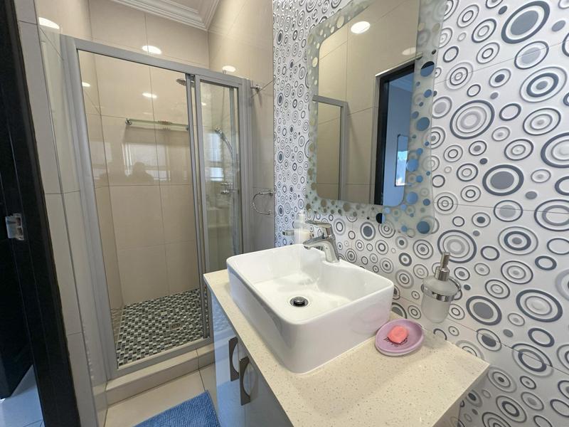 To Let 5 Bedroom Property for Rent in Midstream Ridge Gauteng