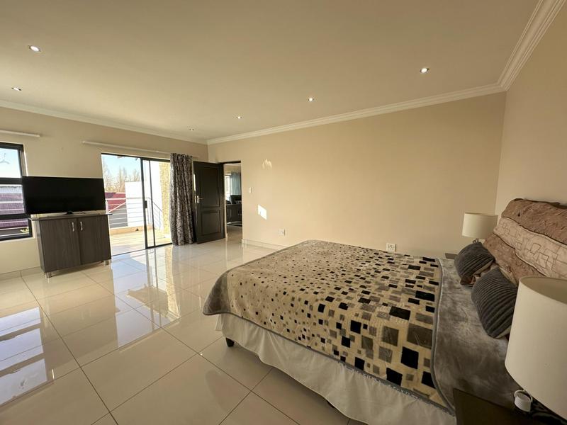 To Let 5 Bedroom Property for Rent in Midstream Ridge Gauteng