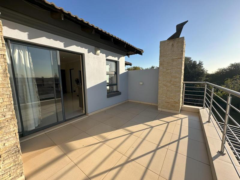 To Let 5 Bedroom Property for Rent in Midstream Ridge Gauteng