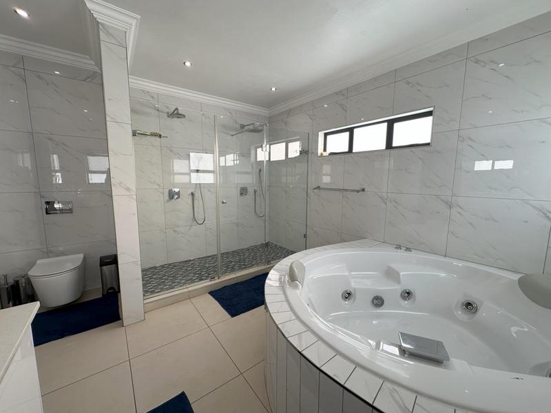 To Let 5 Bedroom Property for Rent in Midstream Ridge Gauteng