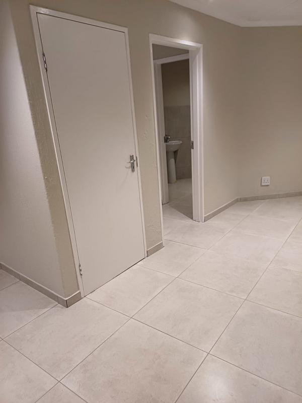 To Let 2 Bedroom Property for Rent in Victory Park Gauteng