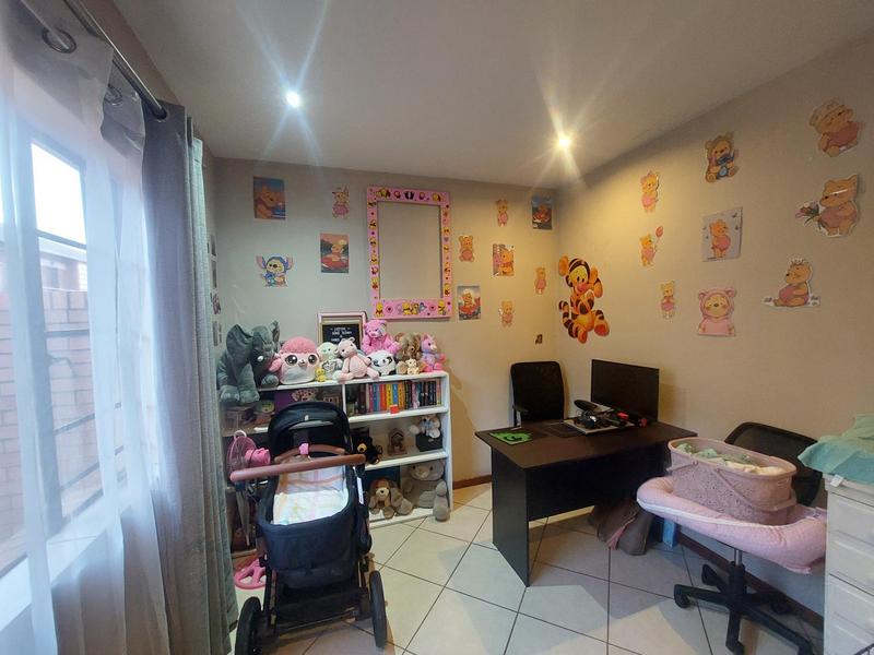 3 Bedroom Property for Sale in Noordwyk Gauteng