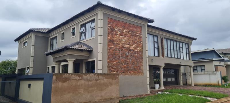 5 Bedroom Property for Sale in The Orchards Gauteng
