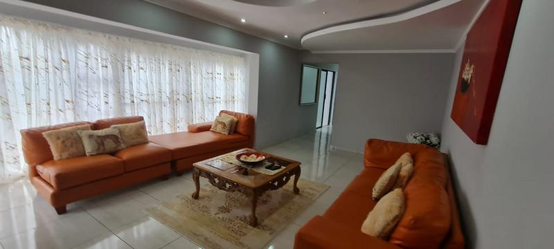 5 Bedroom Property for Sale in The Orchards Gauteng
