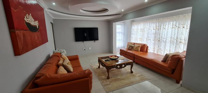 5 Bedroom Property for Sale in The Orchards Gauteng