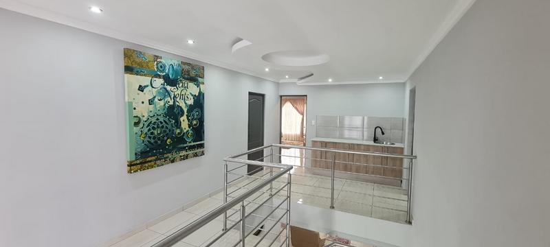 5 Bedroom Property for Sale in The Orchards Gauteng