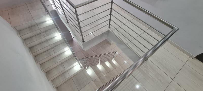 5 Bedroom Property for Sale in The Orchards Gauteng