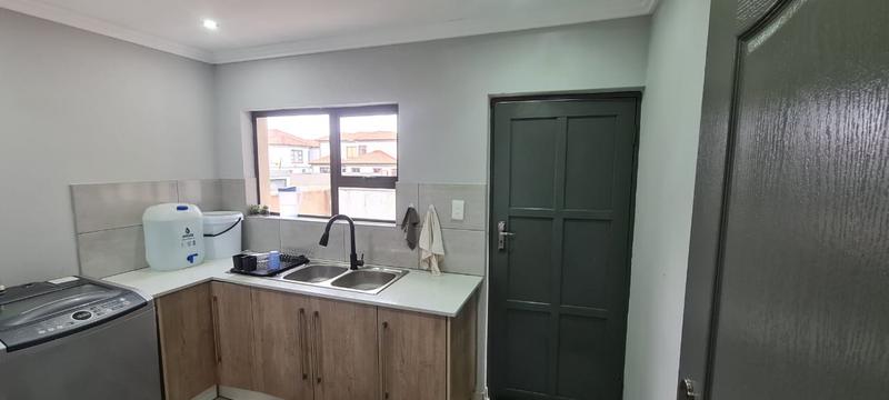 5 Bedroom Property for Sale in The Orchards Gauteng