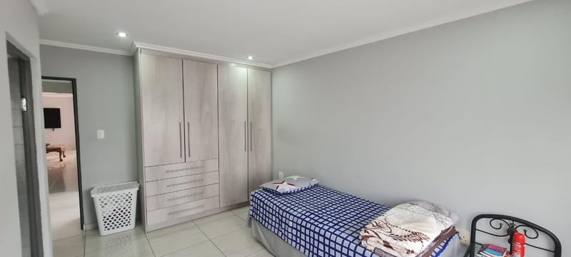 5 Bedroom Property for Sale in The Orchards Gauteng