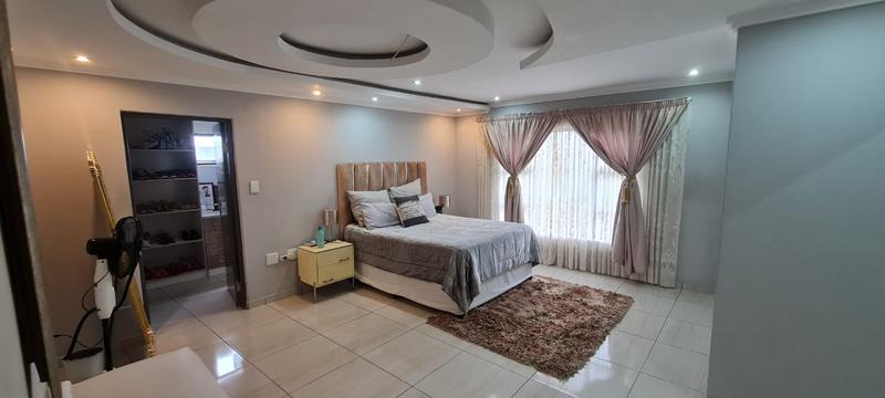 5 Bedroom Property for Sale in The Orchards Gauteng
