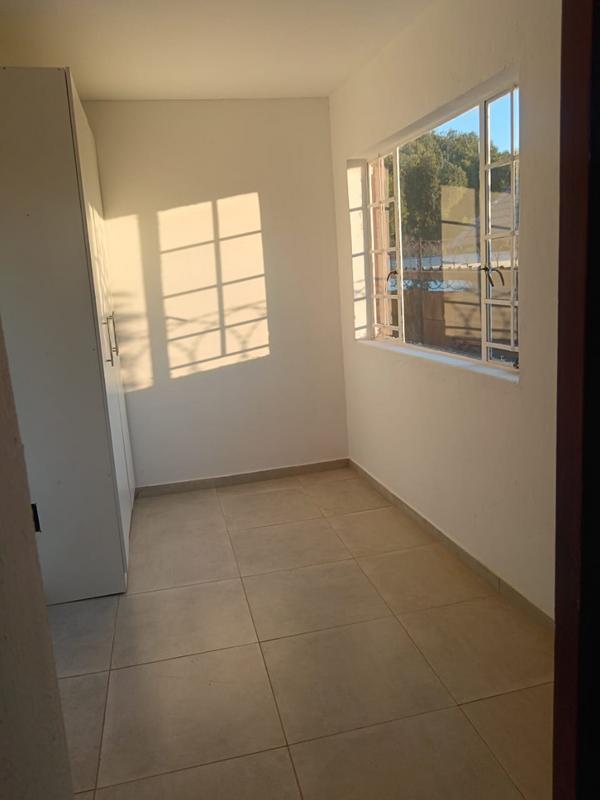 To Let 1 Bedroom Property for Rent in Brackenhurst Gauteng