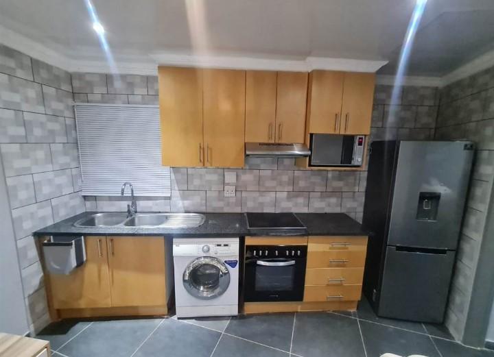 To Let 1 Bedroom Property for Rent in Roodekrans Gauteng