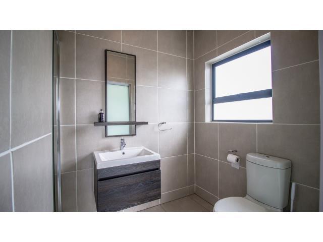 1 Bedroom Property for Sale in Greenstone Hill Gauteng