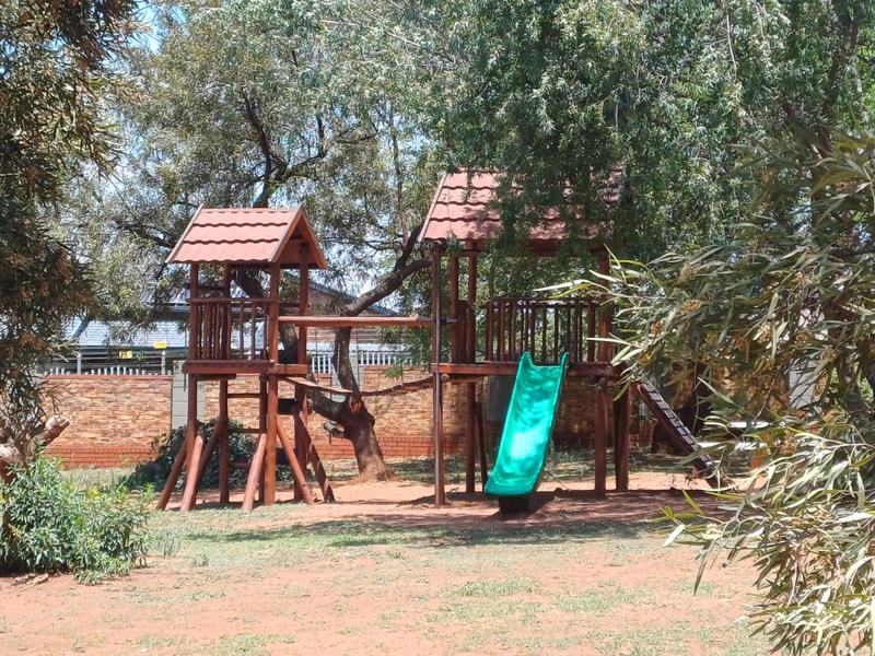 To Let 2 Bedroom Property for Rent in Heuweloord Gauteng
