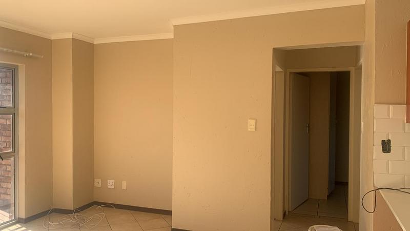 To Let 2 Bedroom Property for Rent in Heuweloord Gauteng