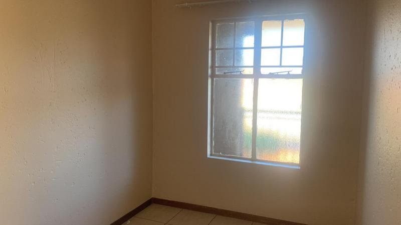 To Let 2 Bedroom Property for Rent in Heuweloord Gauteng