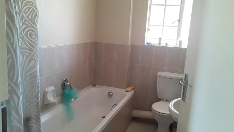 To Let 2 Bedroom Property for Rent in Heuweloord Gauteng