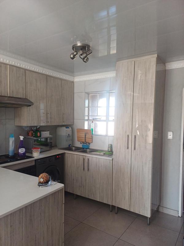 To Let 2 Bedroom Property for Rent in Heuweloord Gauteng
